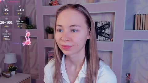 Snapshot of eugeniabrainard chatting on December 25, 7:35 am Eugenia online show from December 25, 7:35 am