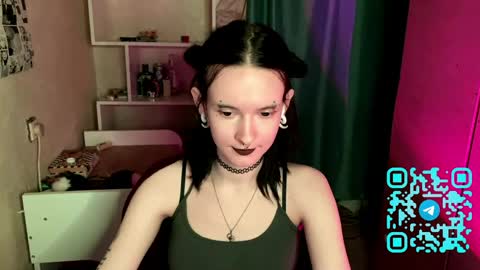 Kate online show from April 25, 1:03 pm