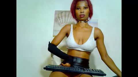 Snapshot of eva4him831 chatting on February 19, 12:44 pm eva4him831 online show from February 19, 12:44 pm