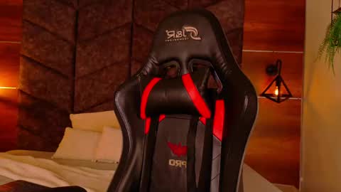 EVA DAEMON  online show from April 27, 11:40 am