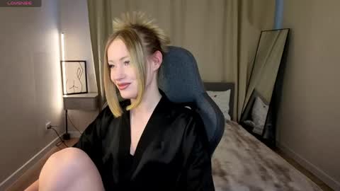 eva hamilton online show from May 20, 9:17 am