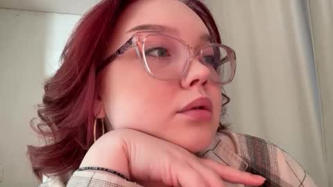 eva_kittenn online show from March 19, 1:37 pm