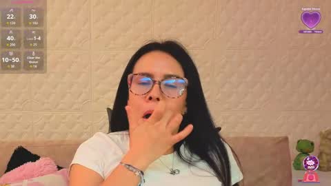 Eva  online show from April 25, 2:47 pm