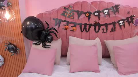 eva_saintt online show from October 6, 3:45 am