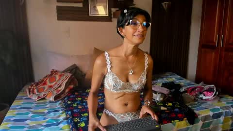 Eva online show from May 4, 2:32 pm