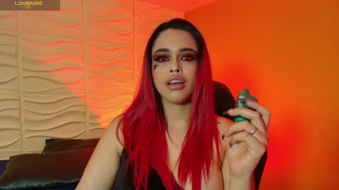 Snapshot of evaafoxxy_ chatting on October 18, 3:31 am evaafoxxy_ online show from October 18, 3:31 am