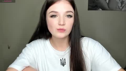 Snapshot of evaamillerr chatting on January 7, 9:35 pm Eva online show from January 7, 9:35 pm