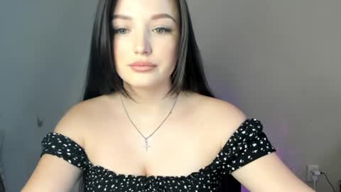 Snapshot of evaamillerr chatting on February 18, 11:00 am Eva online show from February 18, 11:00 am