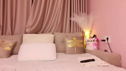 Snapshot of evaangelxxx chatting on February 9, 6:47 pm Eva 3 online show from February 9, 6:47 pm