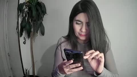 Snapshot of evacollins12 chatting on December 28, 1:18 am evacollins12 online show from December 28, 1:18 am