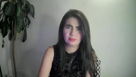 Snapshot of evacollins12 chatting on January 7, 12:45 am evacollins12 online show from January 7, 12:45 am
