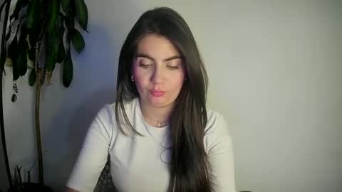 Snapshot of evacollins12 chatting on January 15, 2:49 am evacollins12 online show from January 15, 2:49 am