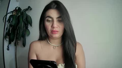 Snapshot of evacollins12 chatting on February 7, 10:20 pm evacollins12 online show from February 7, 10:20 pm
