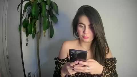 Snapshot of evacollins12 chatting on January 9, 12:03 am evacollins12 online show from January 9, 12:03 am