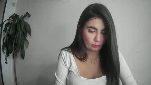 Snapshot of evacollins12 chatting on February 17, 9:54 pm evacollins12 online show from February 17, 9:54 pm