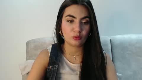 Snapshot of evacollins12 chatting on September 20, 12:21 am evacollins12 online show from September 20, 12:21 am
