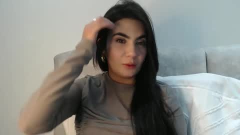 Snapshot of evacollins12 chatting on October 27, 1:34 am evacollins12 online show from October 27, 1:34 am