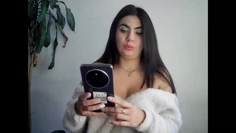 Snapshot of evacollins12 chatting on February 26, 10:00 pm evacollins12 online show from February 26, 10:00 pm