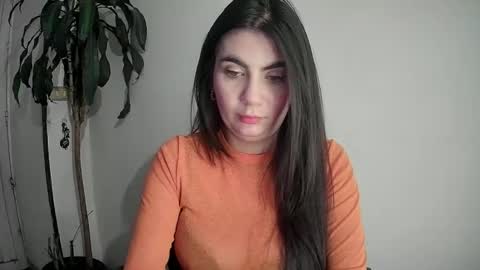 Snapshot of evacollins12 chatting on December 7, 1:14 am evacollins12 online show from December 7, 1:14 am