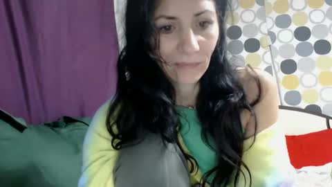 hornycrissyyourlove online show from December 18, 2:05 am