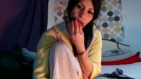 hornycrissyyourlove online show from February 19, 3:06 am