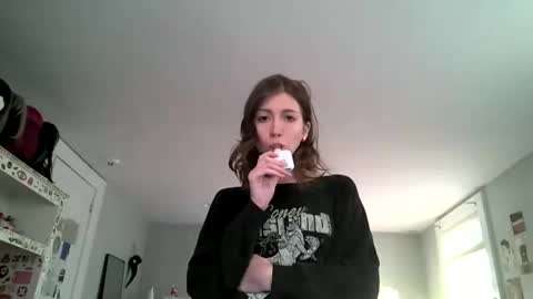 evalaine online show from March 25, 10:34 pm