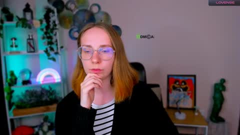 evalora online show from April 22, 7:22 pm