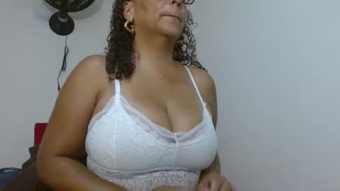 Eva Mills online show from January 5, 9:29 pm