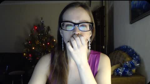 Snapshot of evangeline06 chatting on January 3, 9:25 am YourMistress online show from January 3, 9:25 am
