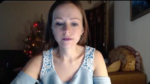 Snapshot of evangeline06 chatting on December 28, 9:31 am YourMistress online show from December 28, 9:31 am