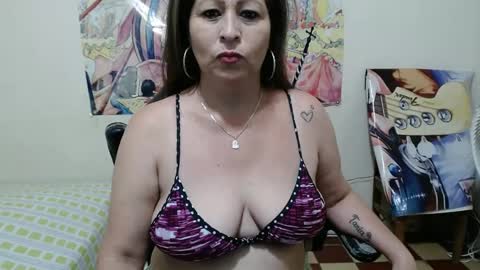 Snapshot of evangelinhotxxx33 chatting on February 28, 10:28 pm Eva online show from February 28, 10:28 pm