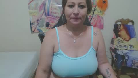 Snapshot of evangelinhotxxx33 chatting on February 13, 1:50 am Eva online show from February 13, 1:50 am