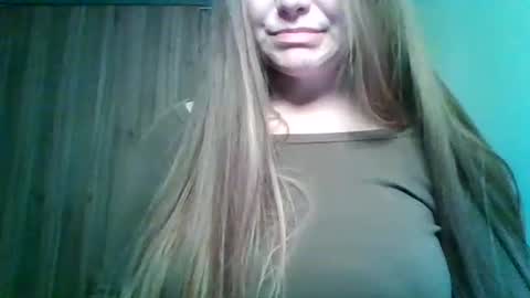 evasapples2026 online show from June 17, 9:27 pm
