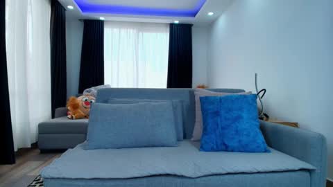  EVA LUNA online show from November 7, 6:57 pm