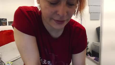 Eva Twiss online show from April 12, 6:00 pm