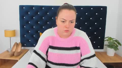 Snapshot of evawetdream chatting on February 10, 6:31 am Eva online show from February 10, 6:31 am