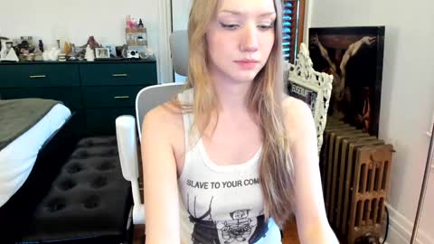 Snapshot of eve003300 chatting on September 24, 10:53 pm Goddess Eve online show from September 24, 10:53 pm