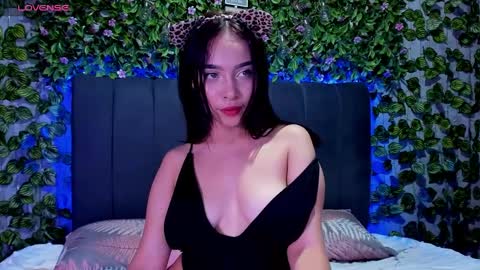 Snapshot of evelin_33 chatting on September 15, 11:34 pm E V E L I N online show from September 15, 11:34 pm
