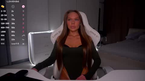 Evelina online show from February 19, 2:49 pm