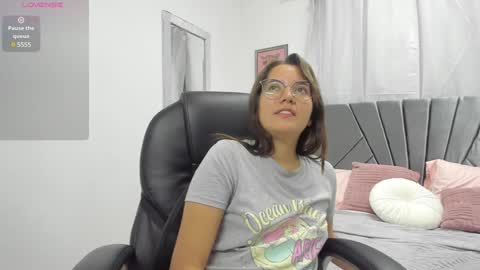 Evelyn online show from January 19, 1:01 pm