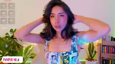 Snapshot of evelyn_chelle chatting on September 22, 10:19 pm Im Eve or Chelle Next Stream 191224 online show from September 22, 10:19 pm