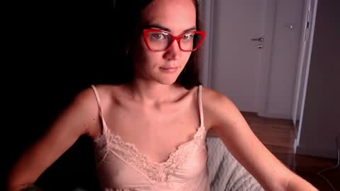 Evelyn online show from June 22, 12:02 pm