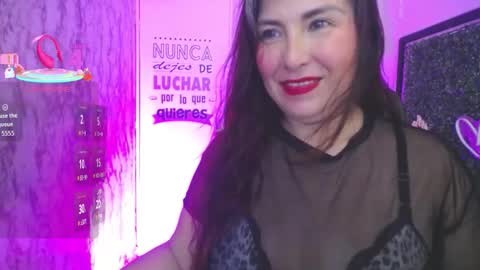 Juliana online show from November 8, 9:09 pm