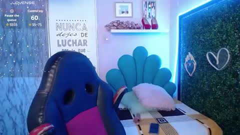 Juliana online show from March 3, 7:03 pm