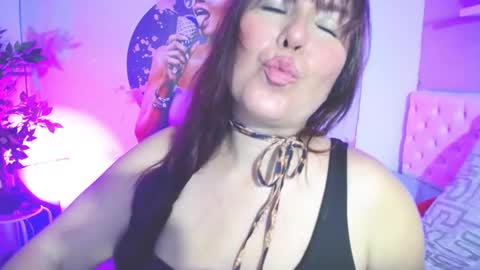 Juliana online show from September 25, 7:01 pm