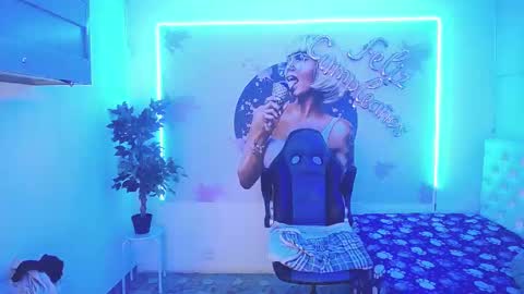 Juliana online show from February 24, 7:19 pm