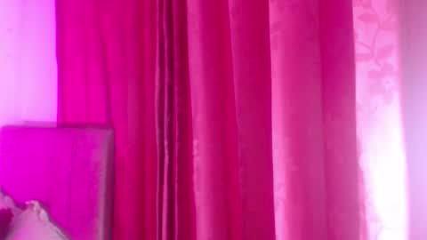 Evelyn Sandoval online show from December 19, 2:38 am