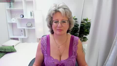 Snapshot of evelynblissful chatting on September 30, 5:35 am Evelyn online show from September 30, 5:35 am