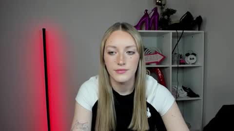 evelynblond online show from April 21, 12:23 pm