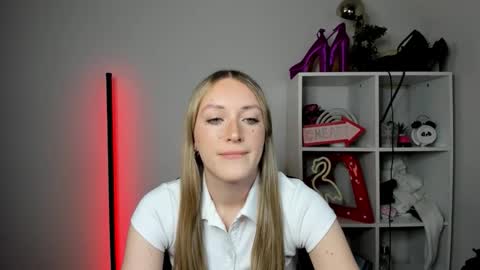 evelynblond online show from April 22, 12:35 pm